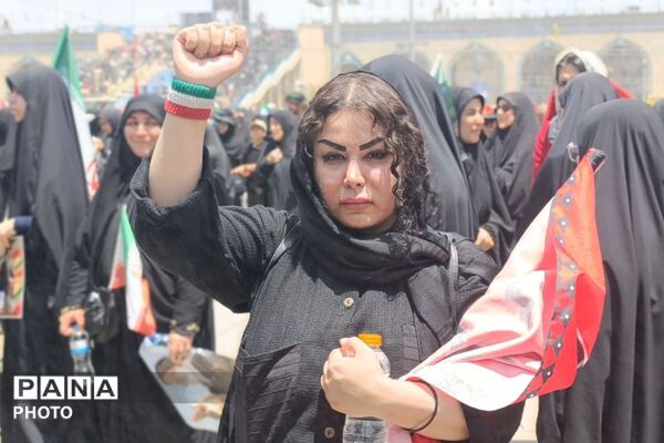 قسم به این مشت گره کرده