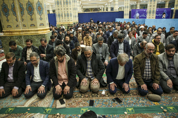 نشست صمیمی و ضیافت افطاری اصحاب رسانه و هنر در مسجد مقدس جمکران