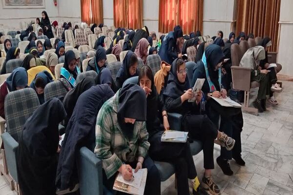 دوره مقدماتی آموزش خبرنگاری ویژه دختران در کانون اندیشه،