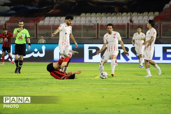 پیروزی یک بر صفر تراکتور در دیدار حساس مقابل پرسپولیس در تبریز