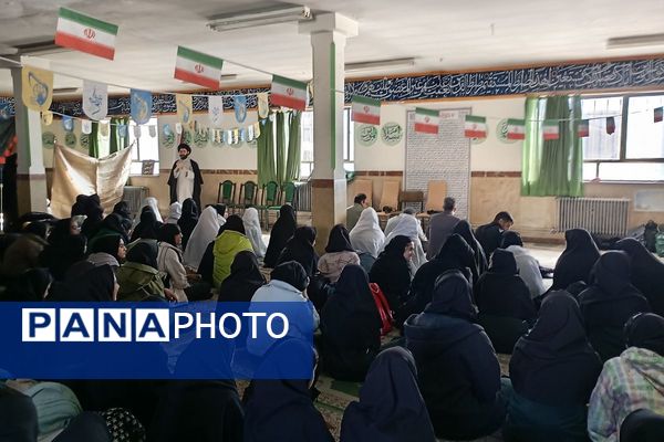 هیئت شهرستانی به مناسبت شهادت حضرت زهرا(س) در دبیرستان حضرت معصومه(س) شهرستان فیروزکوه