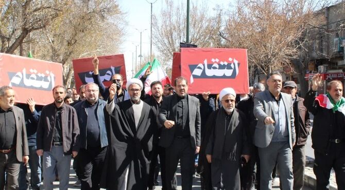 راهپیمایی دانش‌آموزان در همدان
