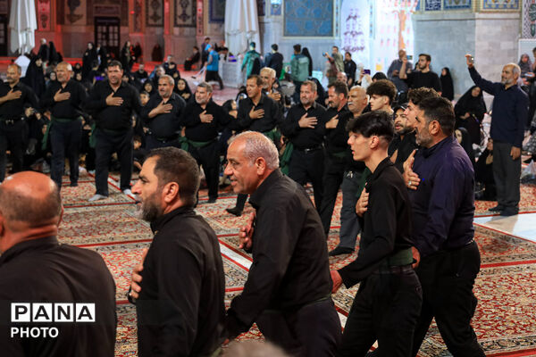 عزاداری سنتی شب هفتم محرم در «حسینیه حرم»
