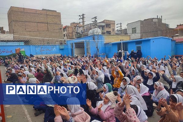 جشن باشکوه میلاد امام عصر (عج) در هئیت دخترانه ریحانه ها