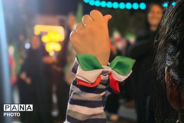 تداوم حضور در خیابان‌ها؛ رمز اتحاد و پیروزی 