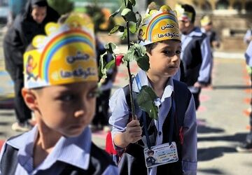 جشن شکوفه ها در مدرسه شاهد شهید بهنام محمدی