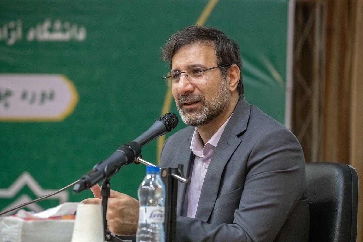 آمریکا در برابر ایران درمانده است/ قانون اساسی از مبارزه در برابر مستکبران حمایت می‌کند