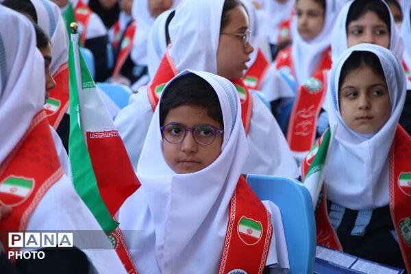 جشن عاطفه ها در دبستان بوستان سمنان