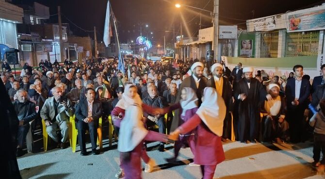 نمایش خیابانی به همت آموزش وپرورش در شهر قلعه رئیسی 