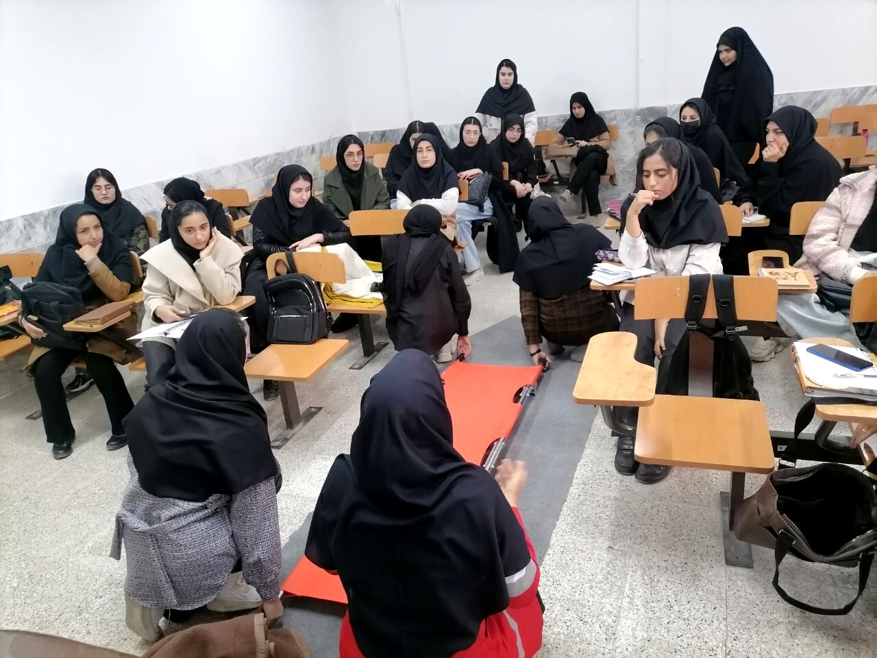 برگزاری دوره‌های مقدماتی هلال احمر در دانشگاه آزاد اسلامی شیروان
