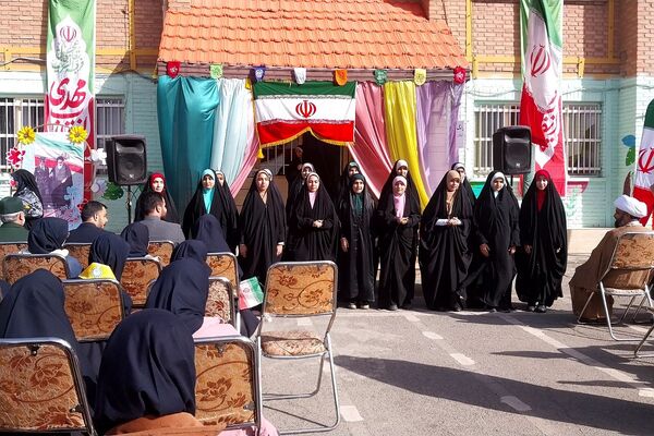 جشن پیروزی انقلاب اسلامی در مدارس منطقه کهریزک 