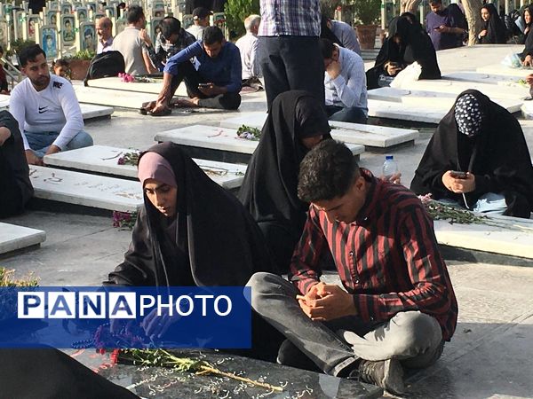 برپایی مراسم دعای عرفه در گلستان شهدای اصفهان