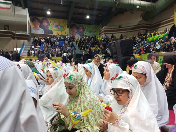 اجتماع بزرگ «روزه اولی‌ها» در ورزشگاه شهید‌شیرودی 