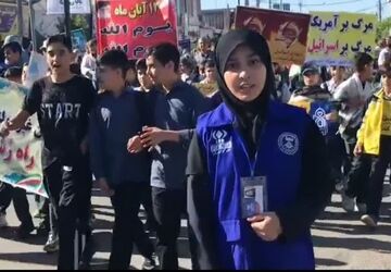 حضور گسترده دانش‌آموزان آزادشهر در راهپیمایی ۱۳ آبان