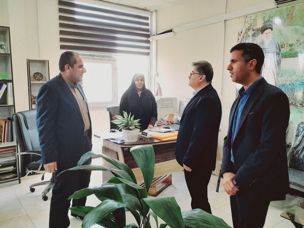 بازدید سرزده نوروزی مدیرکل آموزش و پرورش استان بوشهر از دوایر مختلف اداره‌کل
