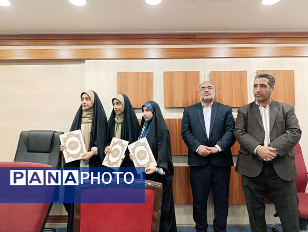 تقدیر از دانش‌آموزخبرنگاران برگزیده رویداد «فرزندان انقلاب» در قم