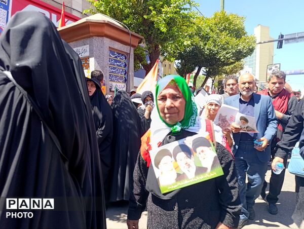 مراسم تشییع رهبر معظم انقلاب و خانواده ایشان در مشهد