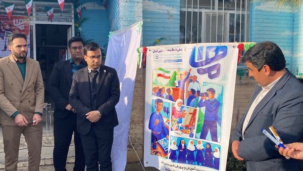 آغاز رسمی مسابقات فرهنگی هنری با نواختن زنگ جشنواره فردا و جشنواره ماها در مدرسه تکتم 