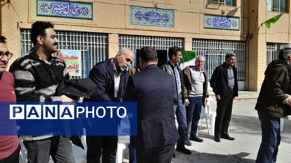 تقدیر از رتبه های برتر علمی-آموزشی، قرآنی، فرهنگی، ورزشی و هنری هنرستان شهید دیواندری سبزوار