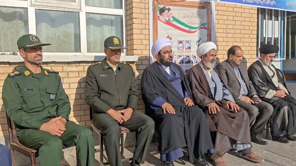 آیین نواختن زنگ استکبار ستیزی و یادواره وطن یار در هنرستان آیت الله خامنه‌ای بجستان