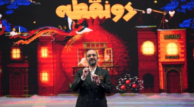 کرسیِ گرم واژه‌ها در بلندترین شب سال؛ «دو نقطه» و روایت یک یلدای متفاوت