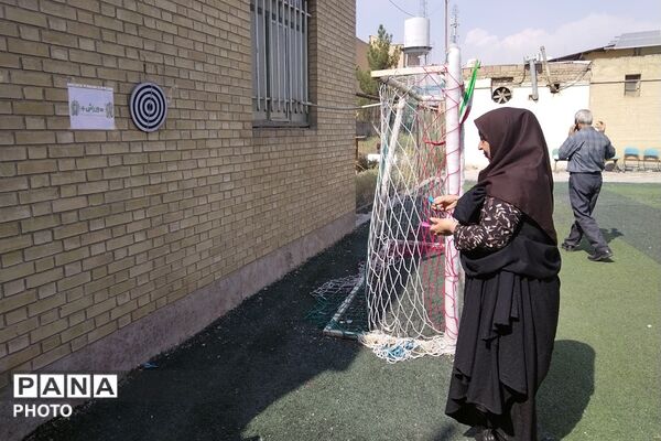 خدمات پایش سلامت و رقابت های ورزشی دوستانه کارکنان آموزش و پرورش چهاردانگه