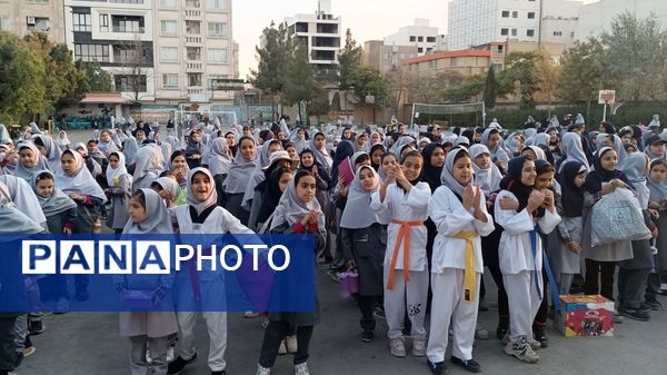 برگزاری المپیاد ورزشی دانش‌آموزان با هدف ترویج نشاط و سلامت در مدرسه پنجم مهر