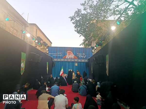 اردوی زیارتی دانشجومعلمان قم در مرقد امام و بیت رهبر شهید