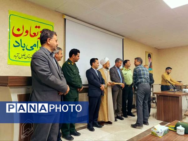 تجلیل از ۲۱ شرکت تعاونی فعال شهرستان خلیل‌آباد به مناسبت هفته تعاون