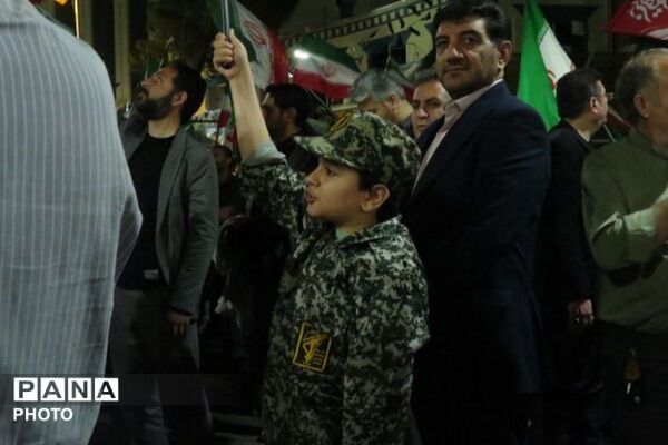 خیابان را رها نمی کنیم