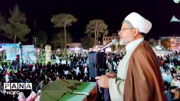 تجمعات مردمی نجف آباد همراه با جشن تکلیف دختران و اقامه نماز استغاثه