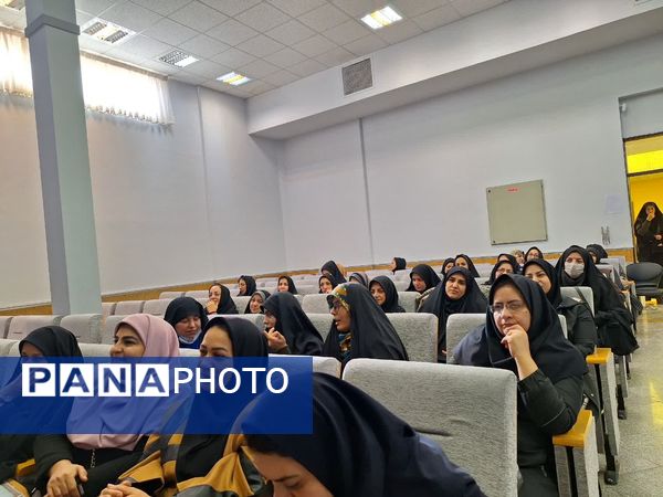 آیین تجلیل پایه گذاران مهر و امید در ناحیه۶ مشهد