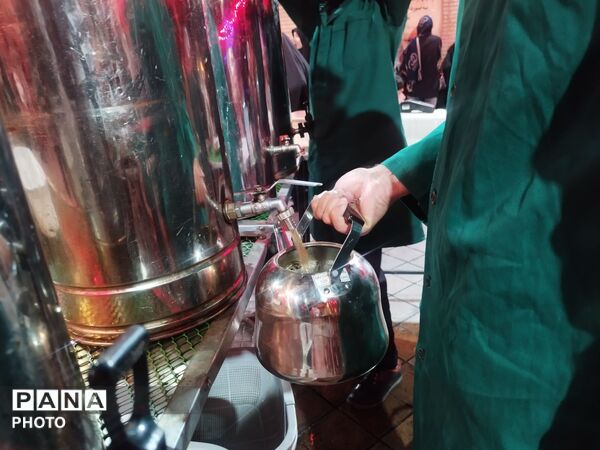 ۱۵۵ شبِ بی‌وقفه؛ وقتی چایخانه حضرت زهرا (س) میزبان دل‌های بی‌قرار شد