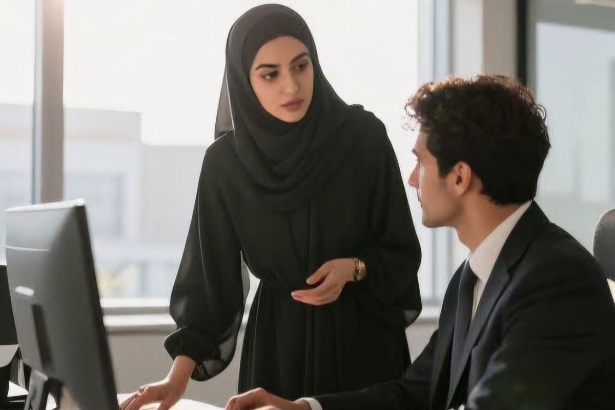ردپای تعهد در گذر ثانیه‌ها؛ به بهانه‌ی روز کارمند