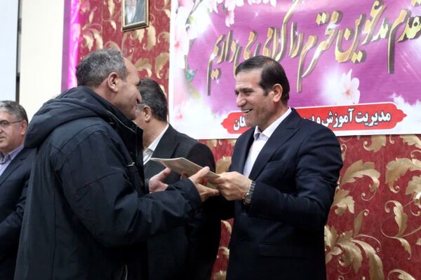 آیین تجلیل از پیشکسوتان فرهنگی ملکان 