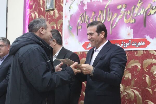 آیین تجلیل از پیشکسوتان فرهنگی ملکان 