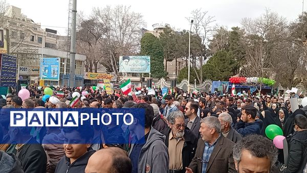 خاطره‌هایی زنده از راهپیمایی ۲۲ بهمن نیشابور
