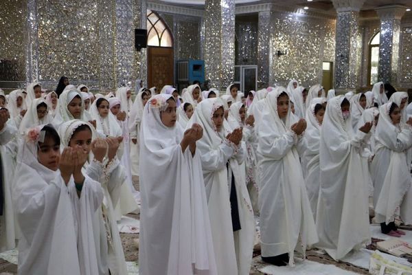مراسم جشن تکلیف250 دانش آموز شهر صفادشت