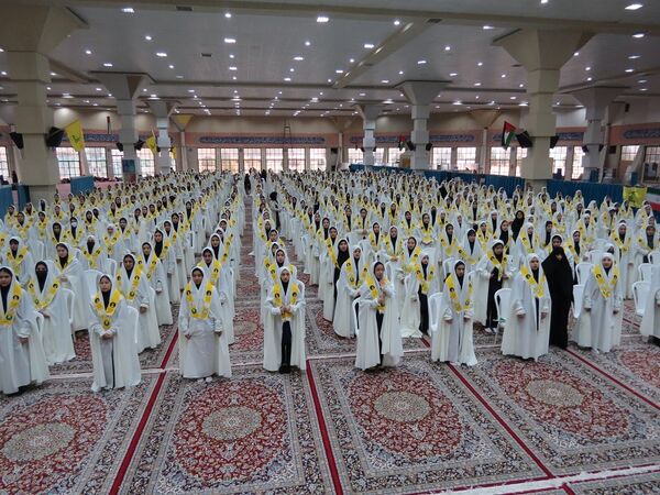 تمرین آمادگی گروه پیشتازان برای اجرا در اجلاسیه سراسری نماز