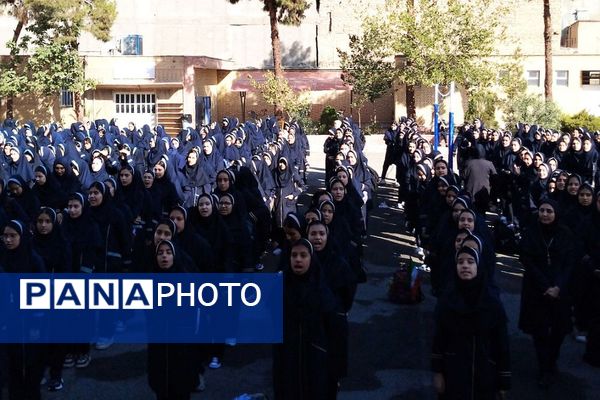 آیین نواختن زنگ سال تحصیلی جدید در قرچک