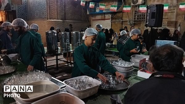 هشتاد و پنجمین شب از فعالیت چایخانه فاطمه الزهرا در قاب پانا 