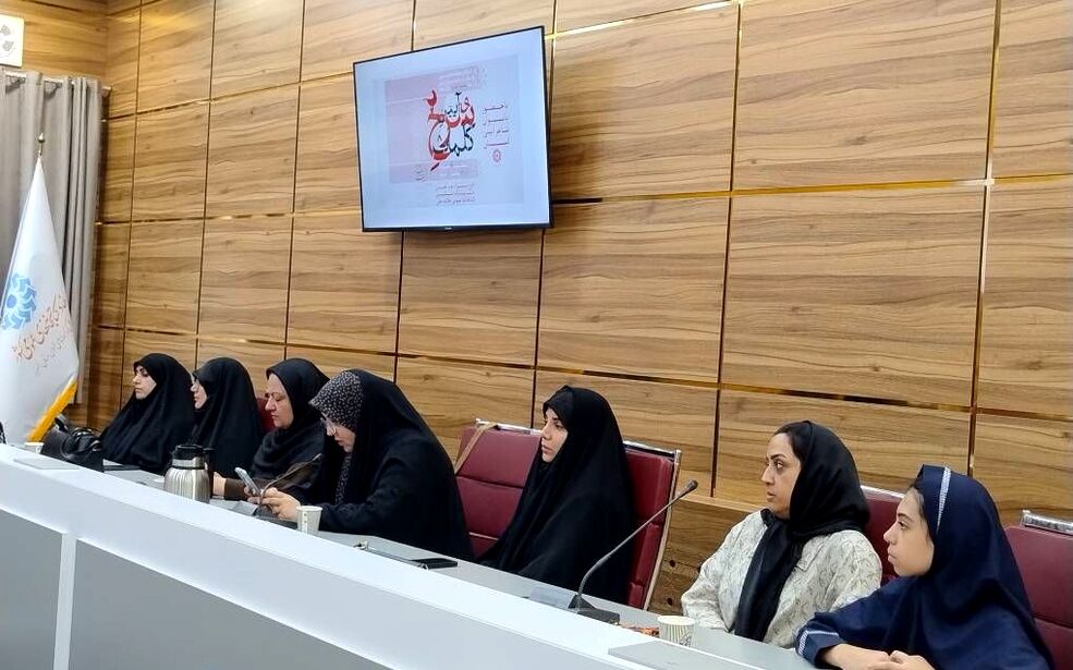 برگزاری محفل ادبی «آیین سرخ کلمات» با حضور بانوان شاعر البرزی