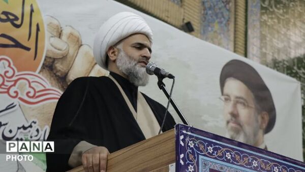 طنین نوای «احلی من العسل» در پاکدشت؛ تجدید میثاق دانش‌آموزان با نوجوان دشت کربلا