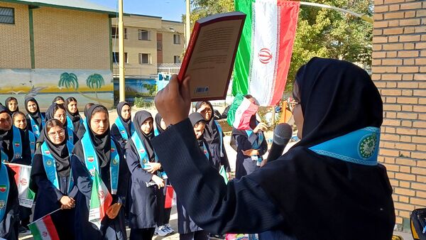 زنگ مهر با طنین مقاومت در دبیرستان دارالفنون 