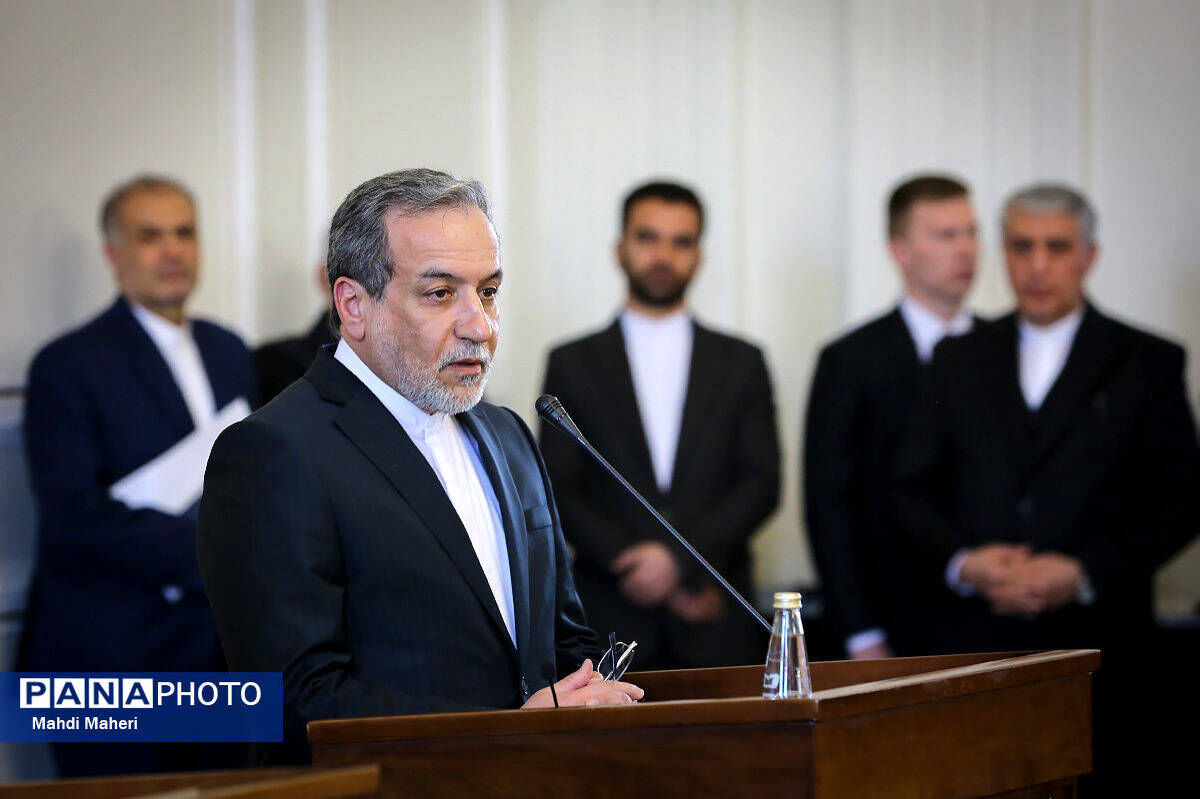 عراقچی: ما نمی‌توانیم از برنامه غنی‌سازی خود دست بکشیم