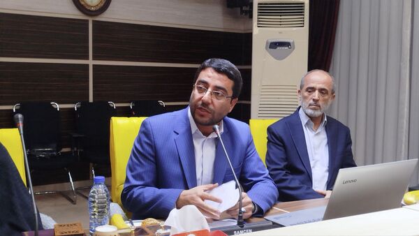 نشست هم‌اندیشی اساتید قرآنی با مسئولان وزارت آموزش و پرورش در تبریز