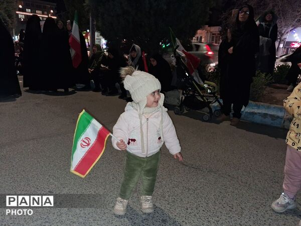 سربازان دهه نودی در قلب میدان 