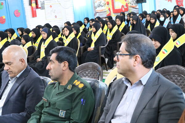 همایش یاوران انقلاب دانش‌آموزان مدارس عشایری شهرستان‌ جیرفت 
