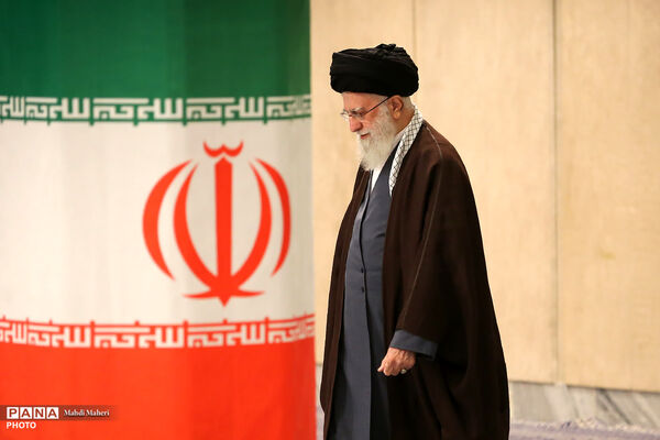 حضرت آیت‌الله العظمی شهید سیدعلی حسینی خامنه‌ای