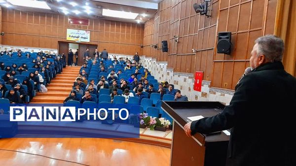 برگزاری چهل‌و‌سومین دوره مسابقات قرآن، عترت و نماز دانش‌آموزی در کانون فرهنگی و تربیتی شهید فهمیده کرج